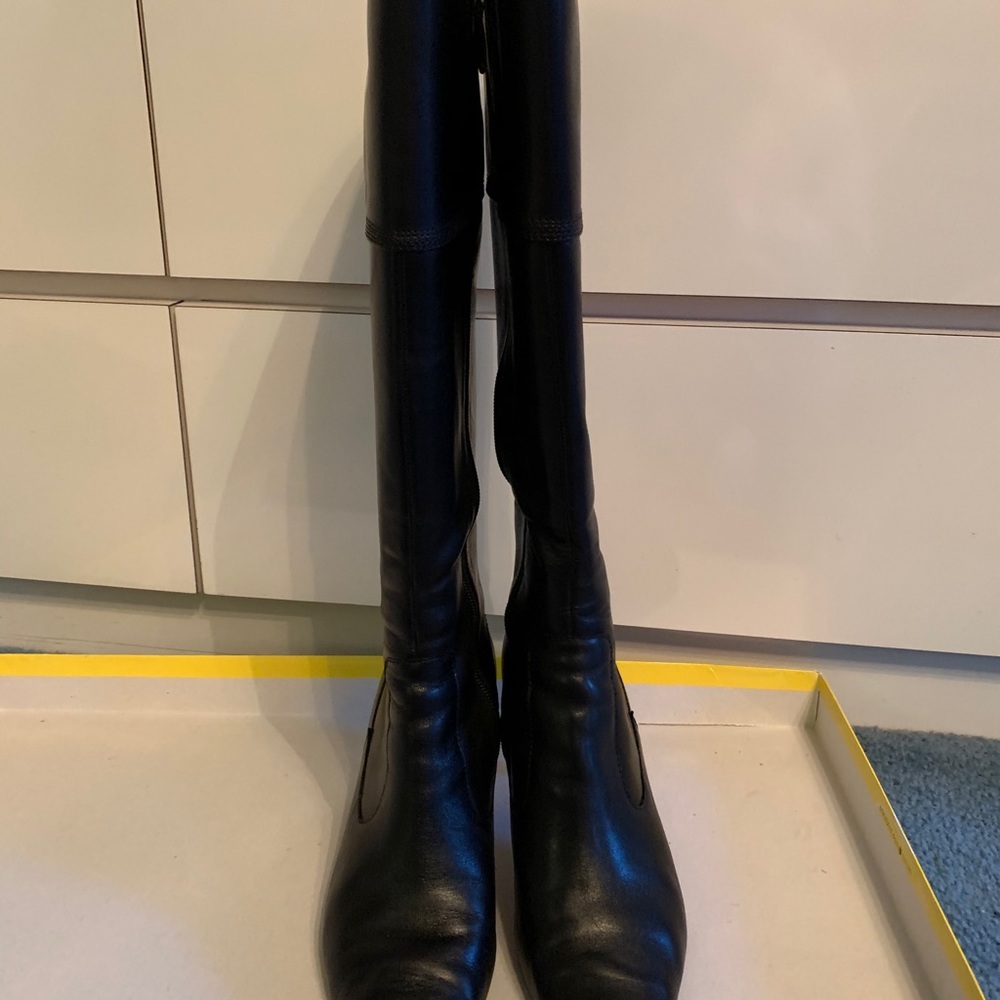 Black leather women’s tall boots - Picture 3 of 4